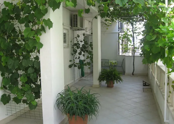 Апартаменты Dariana Макарска