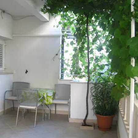 Apartment Dariana *